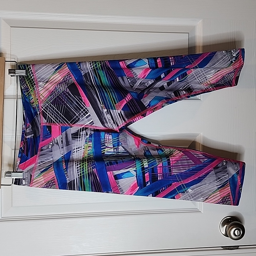 Adidas Girls Printed Capri Tights in Paintenergy Print L (12/14)